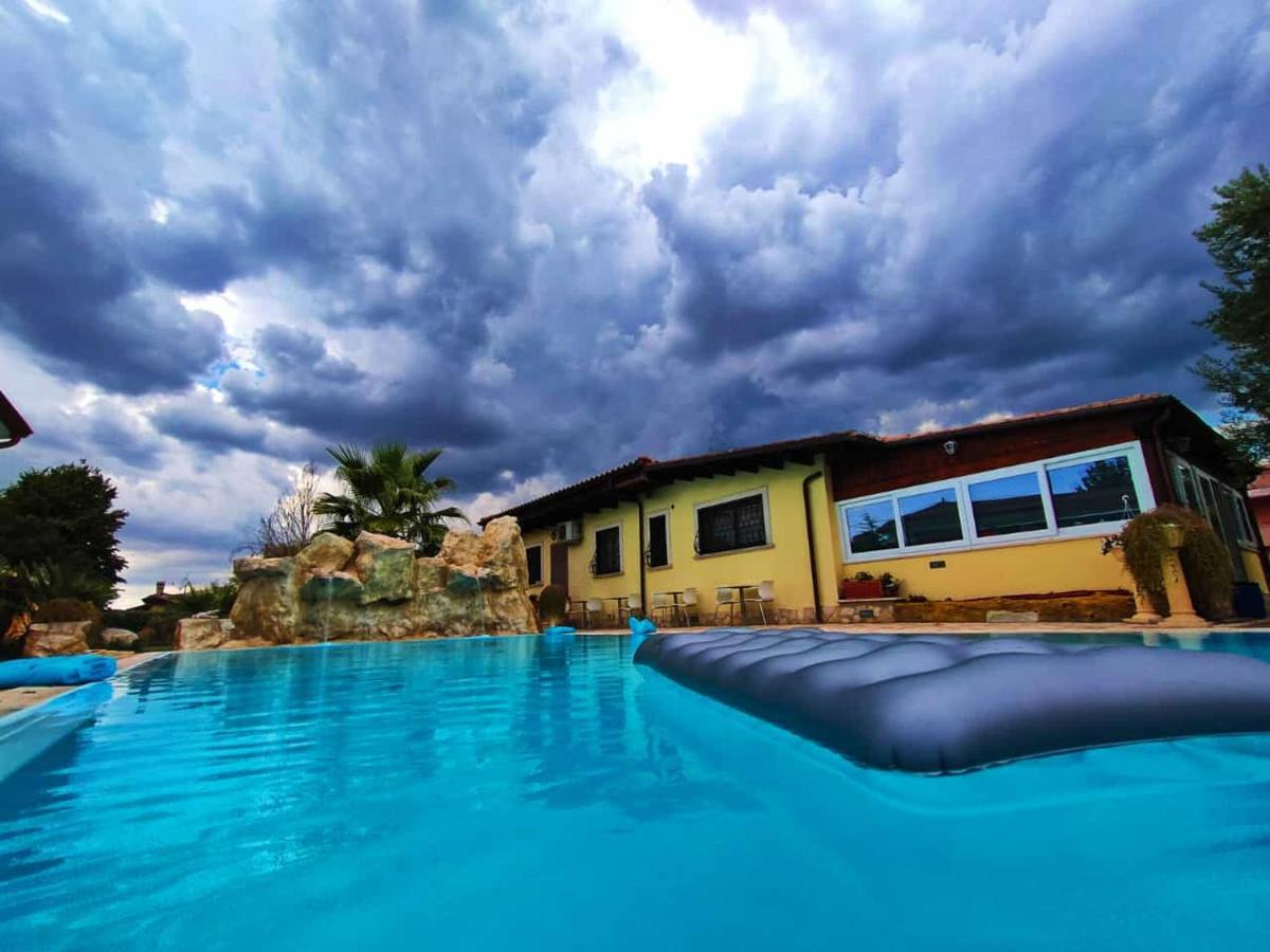 Villa Residenza Nosy Be à Palombara Sabina Extérieur photo