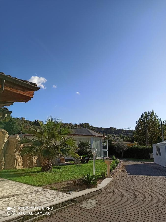 Villa Residenza Nosy Be à Palombara Sabina Extérieur photo